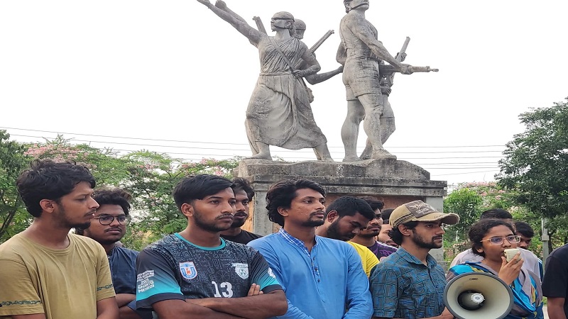 ধর্ষণ, হত্যা ও বিচারহীনতার প্রতিবাদে খুবিতে বিক্ষোভ