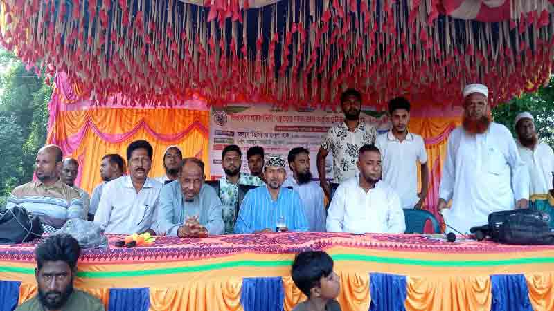 রায়গঞ্জের ক্ষিরতলায় বন্ধন ক্লাবের উদ্যোগে ফুটবল টুর্নামেন্ট অনুষ্ঠিত 