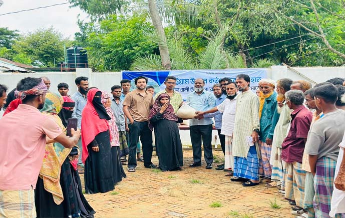 বন্যার্ত মানুষের পাশে চট্টগ্রাম উন্নয়ন কর্তৃপক্ষ
