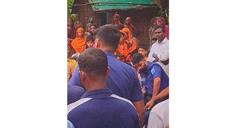 ঘিওরে ব্ল্যাকমেইল করে দেড় লাখ টাকা হাতিয়ে নেওয়ার অভিযোগ