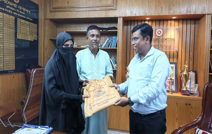 ইউএনও'র হস্তক্ষেপে ভেঙে যাওয়া পরিবারে হাসি ফিরল, প্রশংসায় ভাসছেন কুলিয়ারচরের ইউএনও