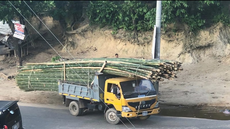 রেঞ্জ কর্মকর্তার বিরুদ্ধে শত অভিযোগ পত্রিকার নিউজ হওয়ার পরেও বহুল তবিয়তে আছেন 