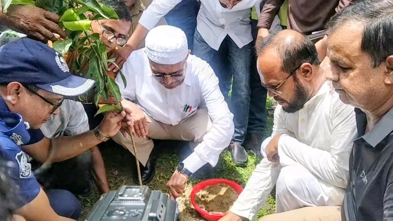 ভবিষ্যৎ প্রজন্মের জন্য  গাছ রোপন করুন : লুৎফুজ্জামান বাবর