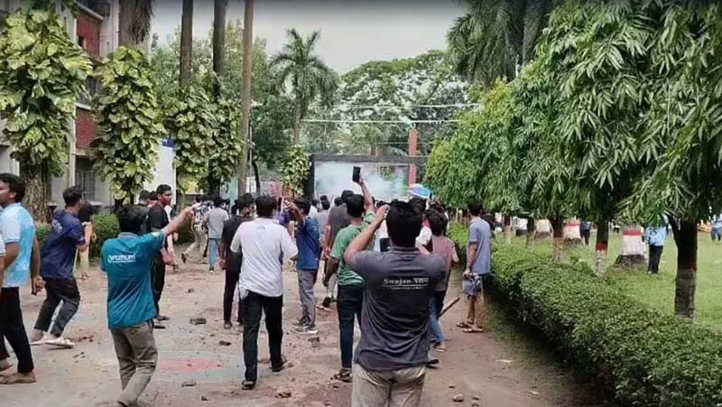 ডুয়েটে উপাচার্য নিয়োগ ঘিরে অচলাবস্থা: ৫ দিনেও ক্যাম্পাসে ঢুকতে পারেননি নতুন ভিসি