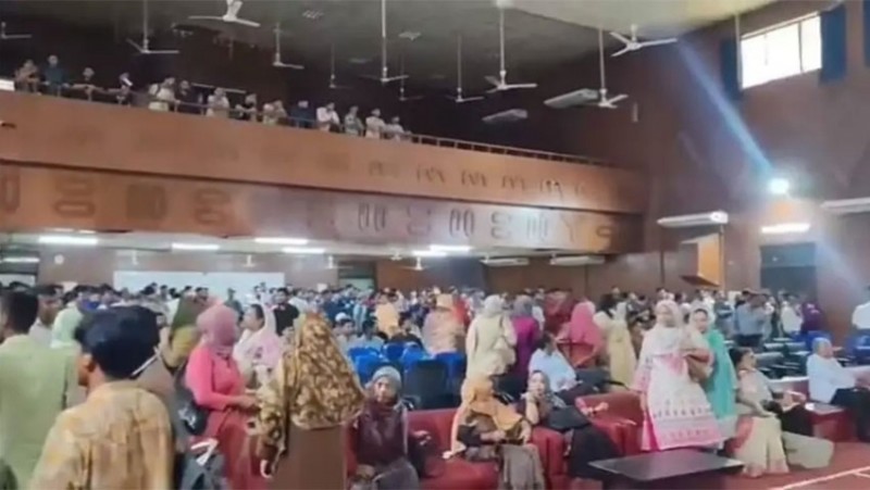 সেন্ট্রাল ইউনিভার্সিটির সভায় হট্টগোল, ঢাকা কলেজের শিক্ষকদের ওয়াকআউট