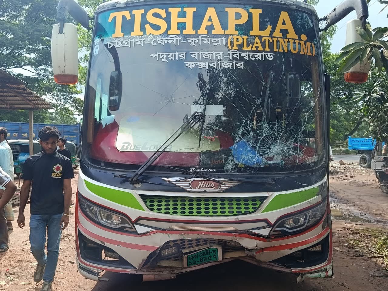 চট্টগ্রাম-কক্সবাজার মহাসড়কে বাস-সিএনজি সংঘর্ষে নিহত ২