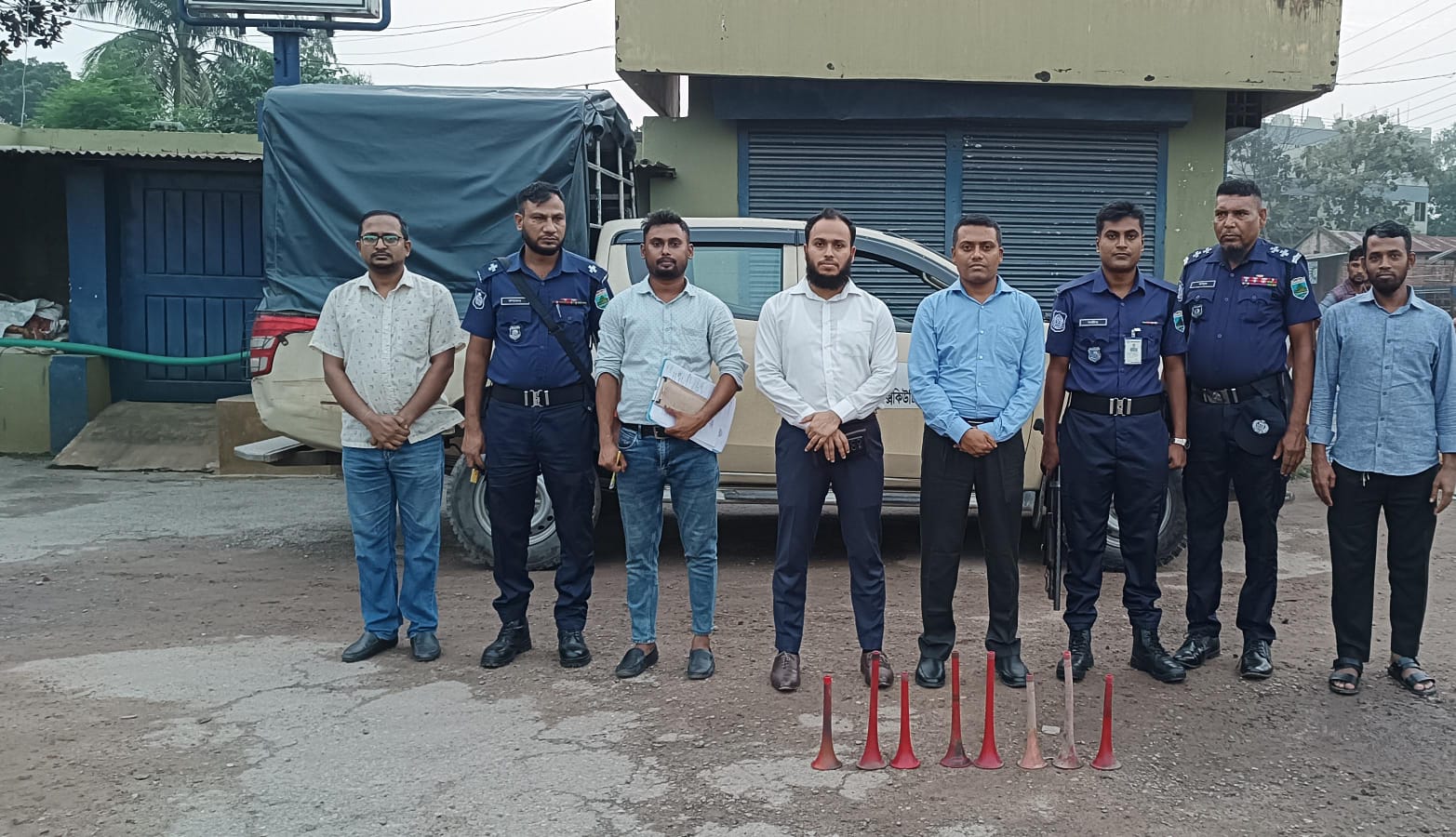 নওগাঁয় হাইড্রোলিক হর্নের বিরুদ্ধে ভ্রাম্যমাণ আদালত, ৪ চালককে জরিমানা