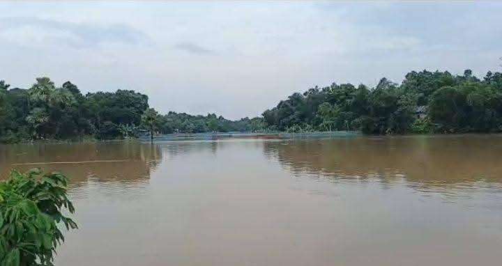 হঠাৎ বৃষ্টি ও পাহাড়ি ঢলে প্লাবিত উত্তর ফটিকছড়ির বিস্তীর্ণ এলাকা