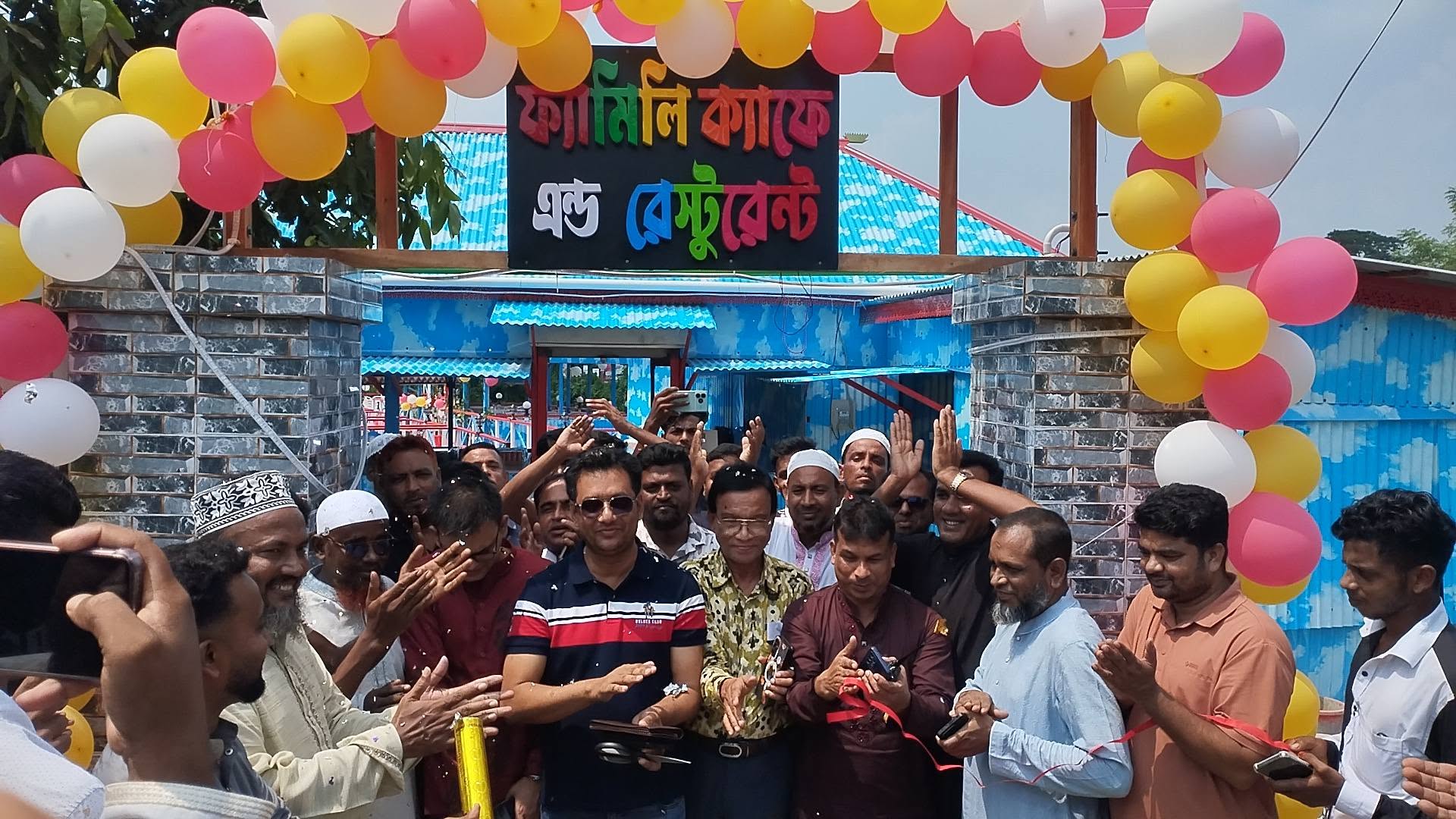 সালথায় যাত্রা শুরু ‘ফ্যামিলি ক্যাফে অ্যান্ড রেস্টুরেন্ট’-এর