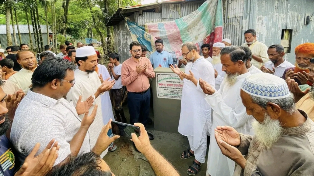 ফুলবাড়ীয়ায় সড়ক পাকাকরণ কাজের উদ্বোধন করলেন এমপি কামরুল হাসান মিলন