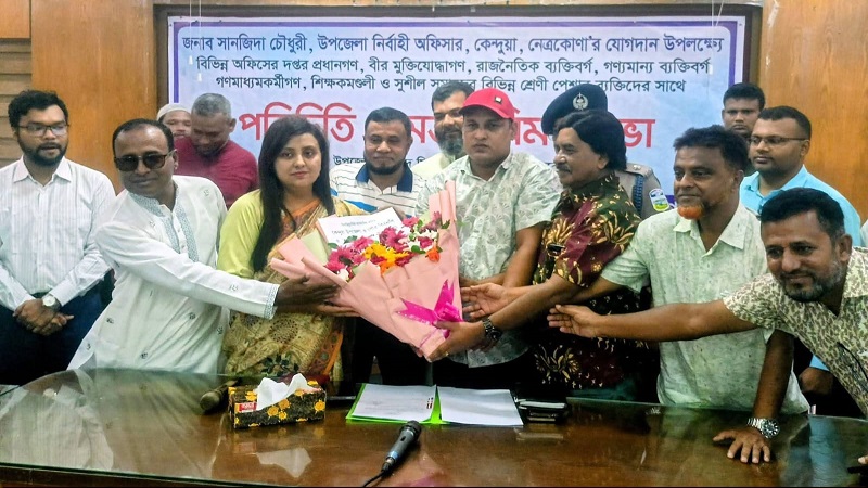 যোগদানের দ্বিতীয় দিনে ফুলেল শুভেচ্ছায় সিক্ত হন সানজিদা চৈধুরী