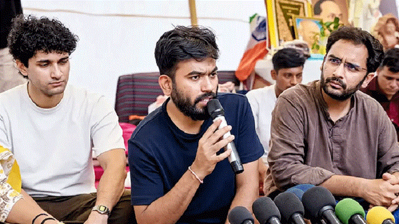 বিমান থেকে অভিজিৎ দীপকেসহ সিজেপির ৩ শীর্ষ নেতা আটক