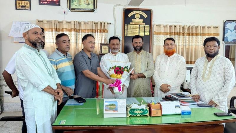 মোহনগঞ্জ আদর্শ উচ্চ বিদ্যালয়ে এডহক কমিটির সভাপতি বরণ ও আলোচনা সভা অনুষ্ঠিত