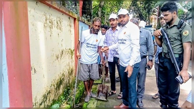 সীতাকুণ্ডে পরিচ্ছন্নতা অভিযানের উদ্বোধন: ‘পরিচ্ছন্ন করি নগর-গ্রাম, গড়ি নান্দনিক চট্টগ্রাম’