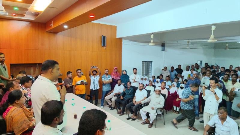 ফুলতলায় বৃক্ষরোপণ কর্মসূচিতে জেলা পরিষদ প্রশাসক মনিরুল হাসান বাপ্পী
