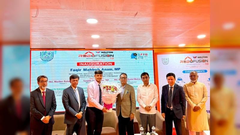 রোবটের দৌড়, তরুণ মেধার জয়গান: কালিয়াকৈর হাই-টেকে ‘রোবোফিউশন ১.০’ উৎসবে পাঁচ বিভাগে ১৬৬ দলের প্রতিযোগিতা