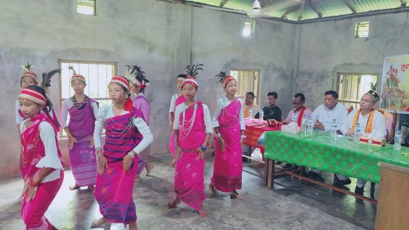 ফুলবাড়ীয়ায় আন্তর্জাতিক আদিবাসী দিবস উদযাপন