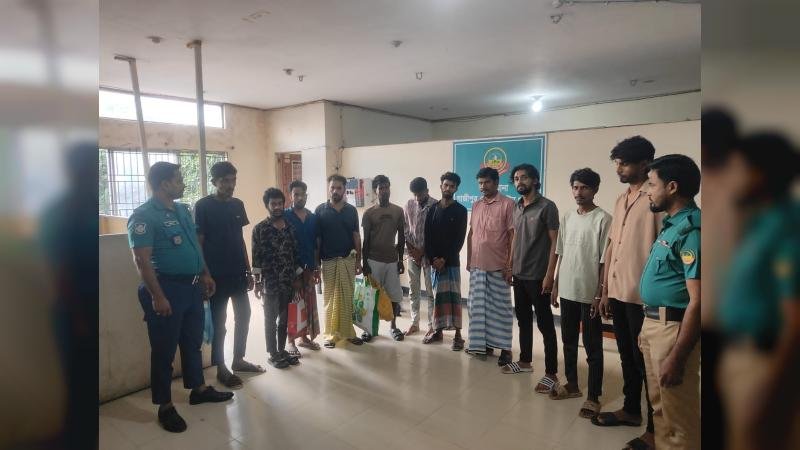 গাজীপুরে গাছা পুলিশের অভিযানে ৮ আসামি গ্রেপ্তার