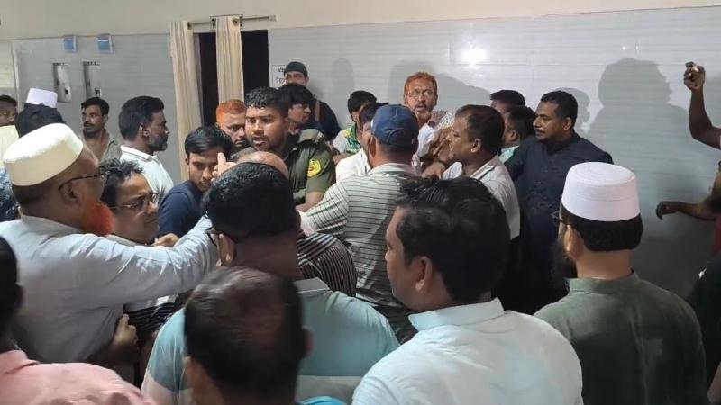 মেহেরপুর হাসপাতালে জামায়াত-বিএনপির নেতাকর্মীদের হাতাহাতি