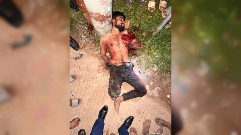 স্বর্ণালঙ্কার ও অর্থ লুটে ব্যর্থ হয়ে গৃহবধূকে ছুরিকাঘাত, যুবককে গণপিটুনি দিয়ে পুলিশে সোপর্দ