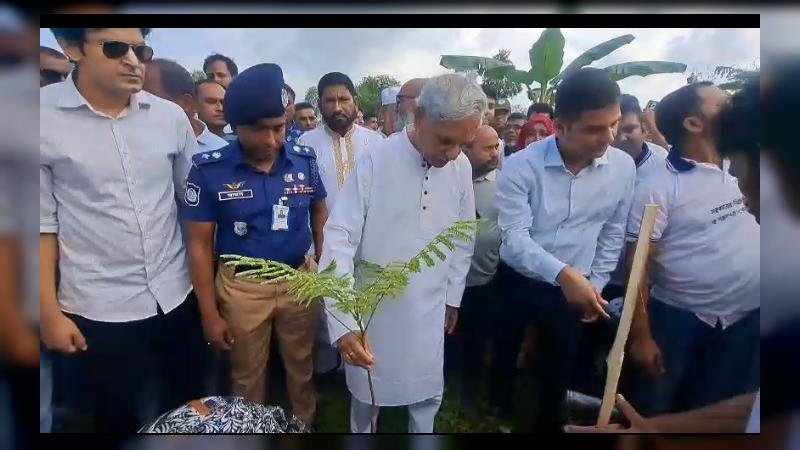 শালিখায় কৃষি সরঞ্জাম, শিক্ষাসামগ্রী ও ডাস্টবিন বিতরণ করলেন সংস্কৃতি মন্ত্রী