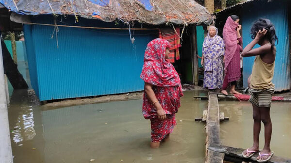 নোয়াখালীতে এখনও পানিবন্দি ১২ লাখ মানুষ