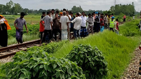 স্কুলে যাওয়ার পথে ট্রেনে কাটা পড়ে শিক্ষার্থীর মৃত্যু