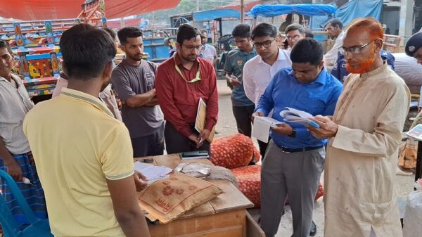 জয়পুরহাটে ভ্রাম্যমাণ আদালতের অভিযান ৭৫০০ টাকা জরিমানা